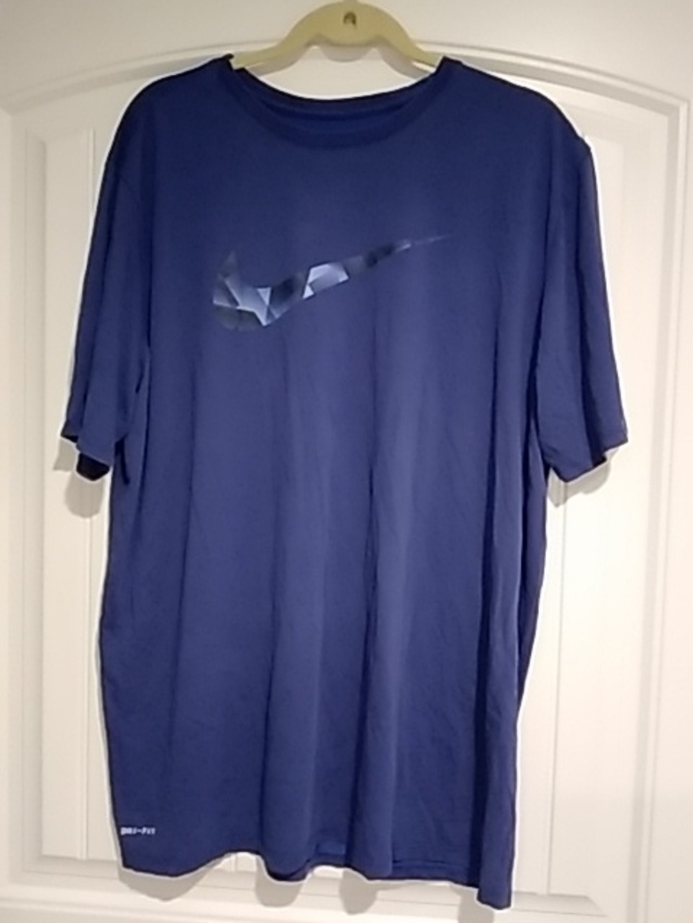 Nike Men’s Navy Short-Sleeve Swoosh Tee